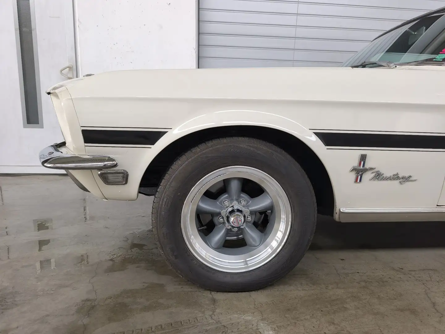 Ford Mustang Mustang GT/CS California Special mit 351cui 5,8 V8 Weiß - 2