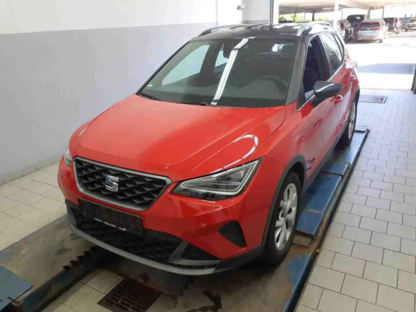 SEAT Arona 1.5 TSI FR DSG *NAV*Vision+*LED*GRA*SHZ* Rot - 1