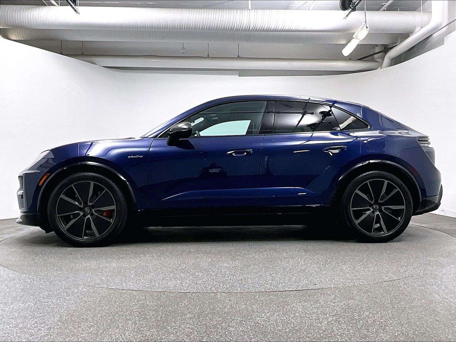 2025 Porsche Macan Electric Turbo thumb 8