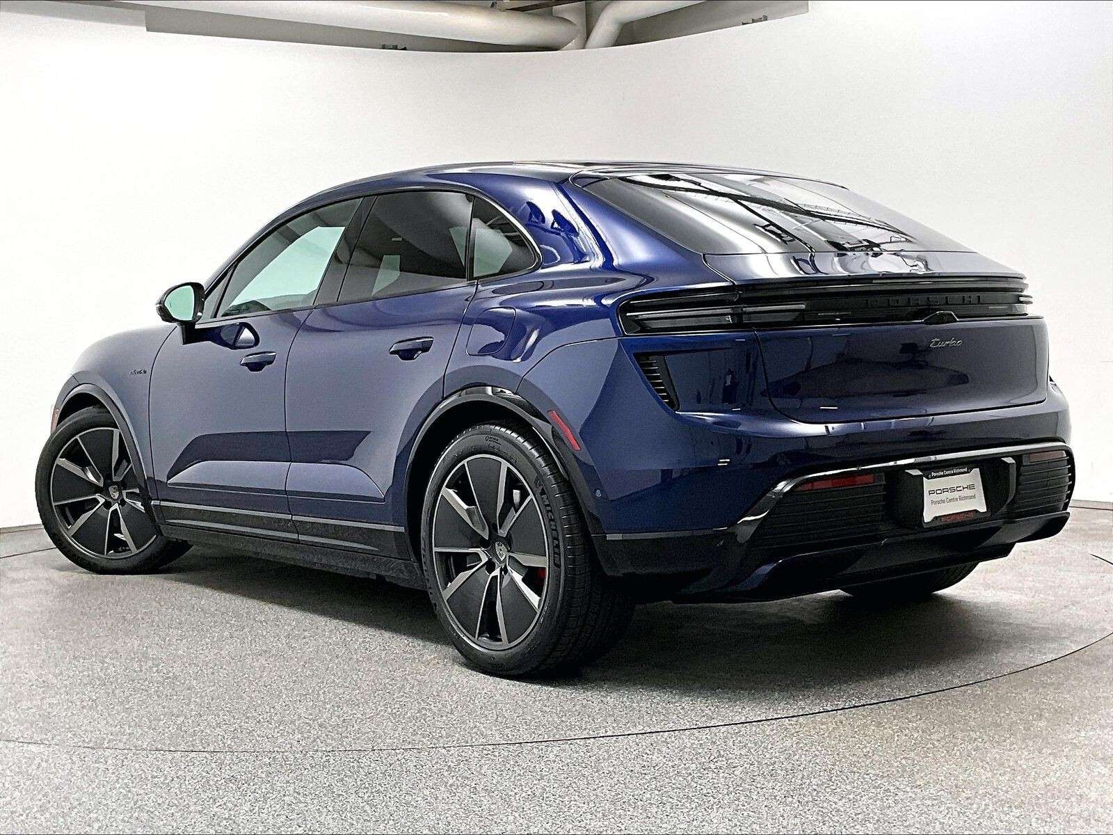 2025 Porsche Macan Electric Turbo thumb 7