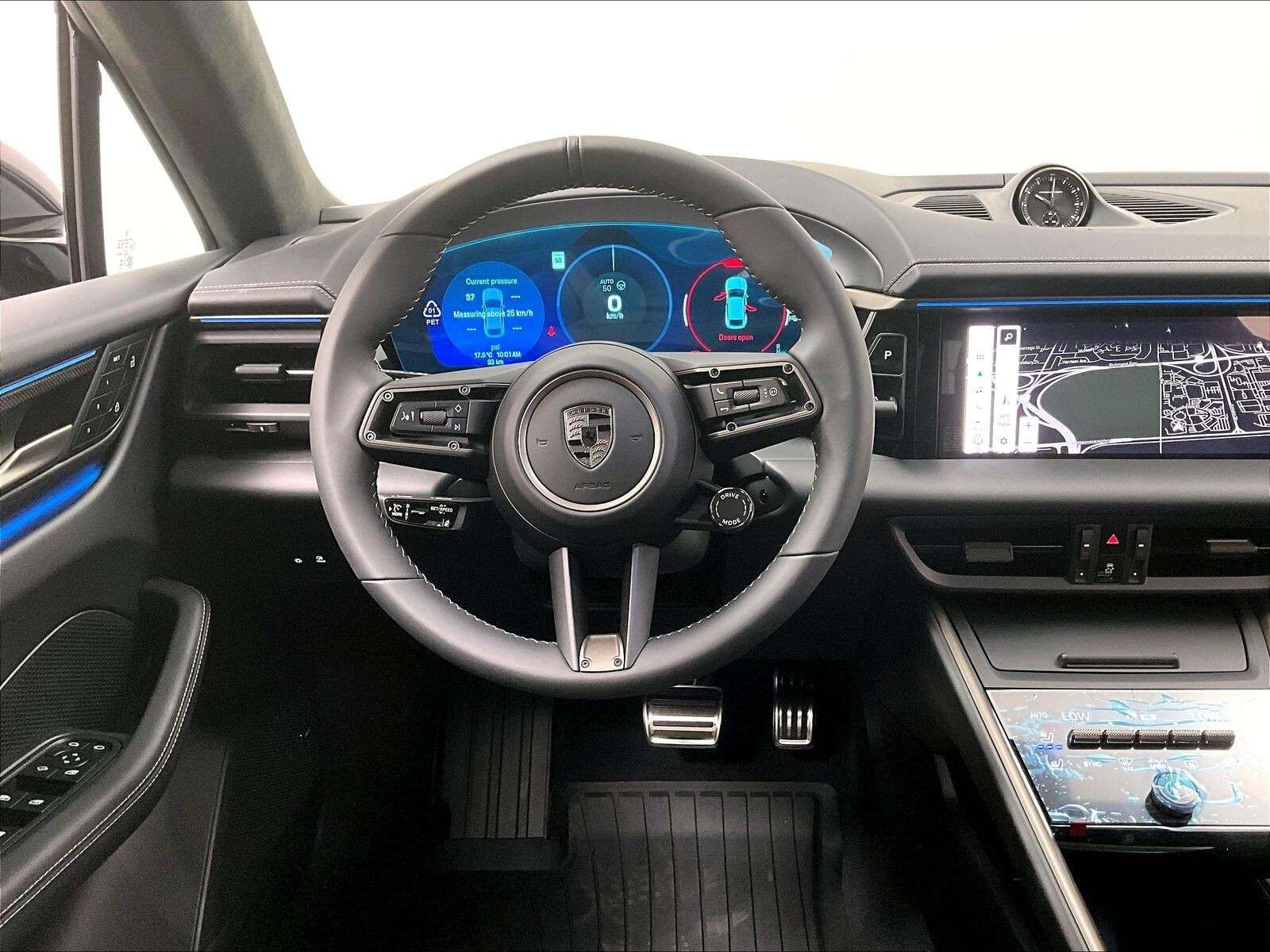 2025 Porsche Macan Electric Turbo thumb 10