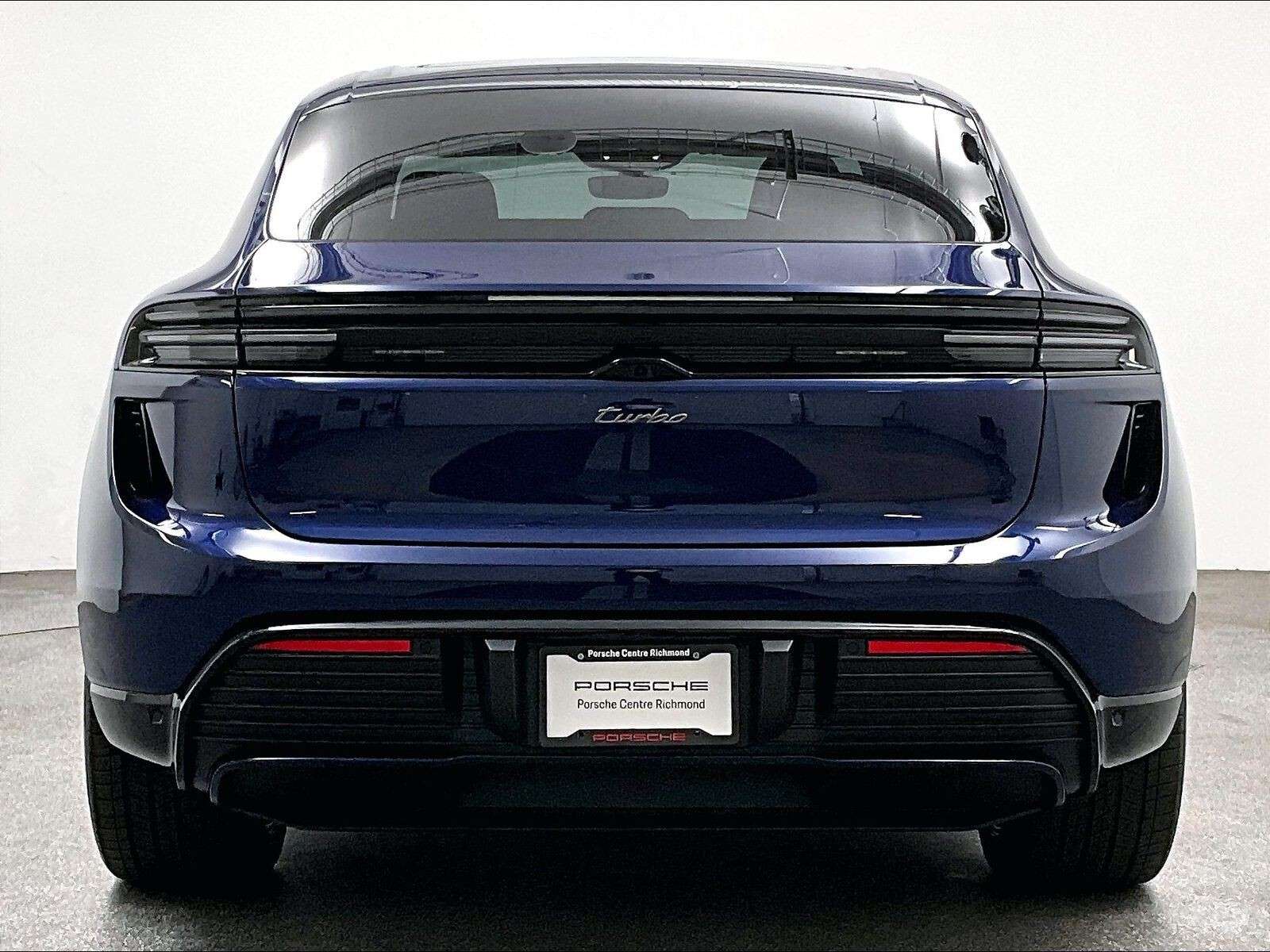 2025 Porsche Macan Electric Turbo thumb 6