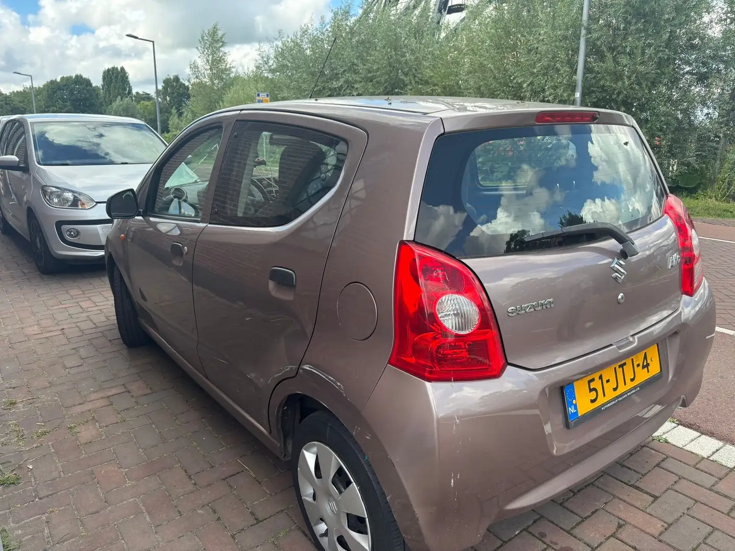 Suzuki Alto 1.0 Comfort met schade Bruin - 2