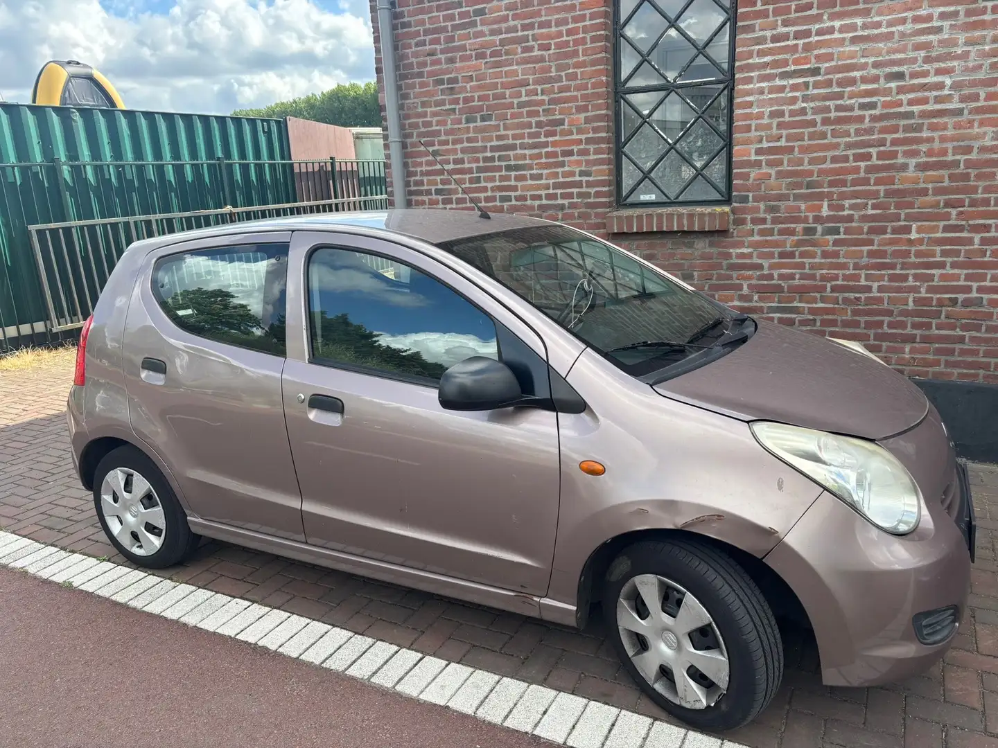 Suzuki Alto 1.0 Comfort met schade Bruin - 1