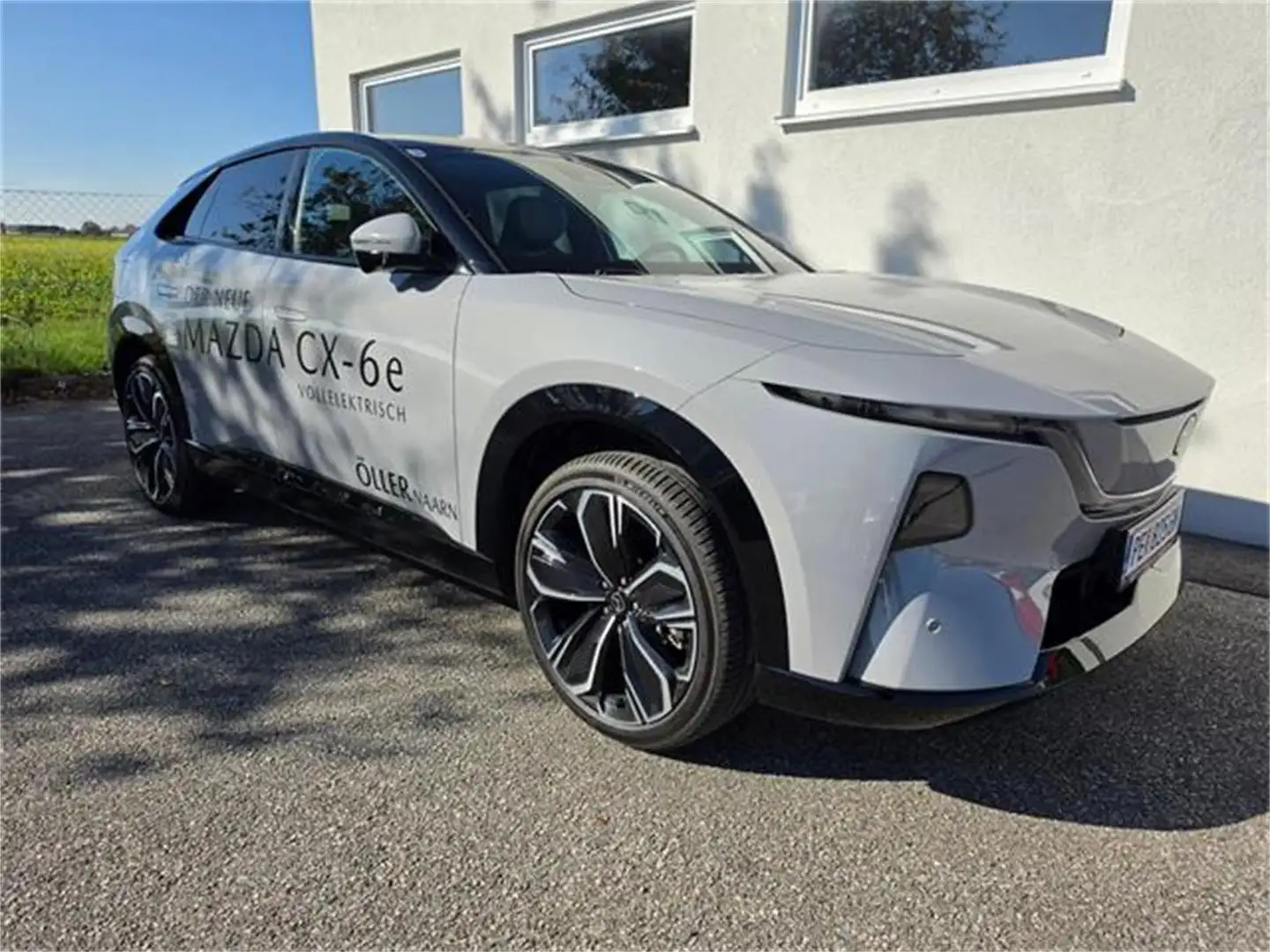 Mazda CX-6e 78kWh Takumi Grau - 2