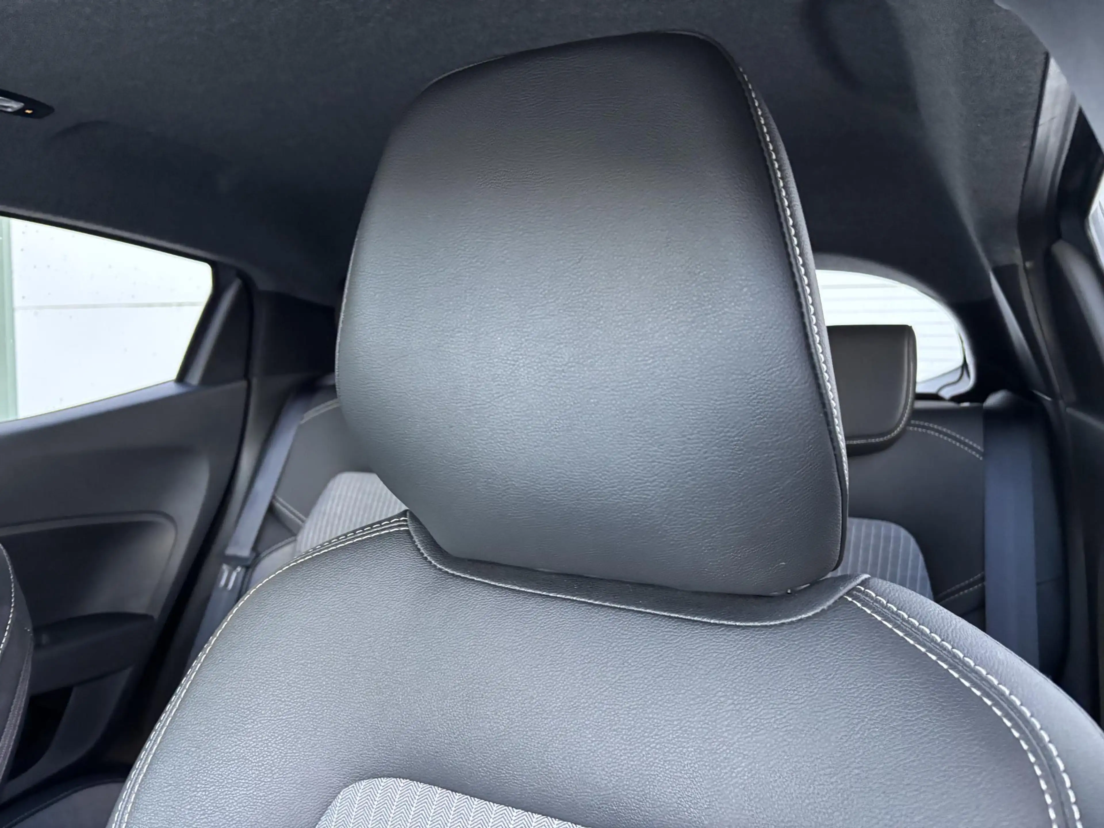 Renault Clio 1.6 E-Tech Full Hybrid 145 techno | Navigatie | St — photo 26