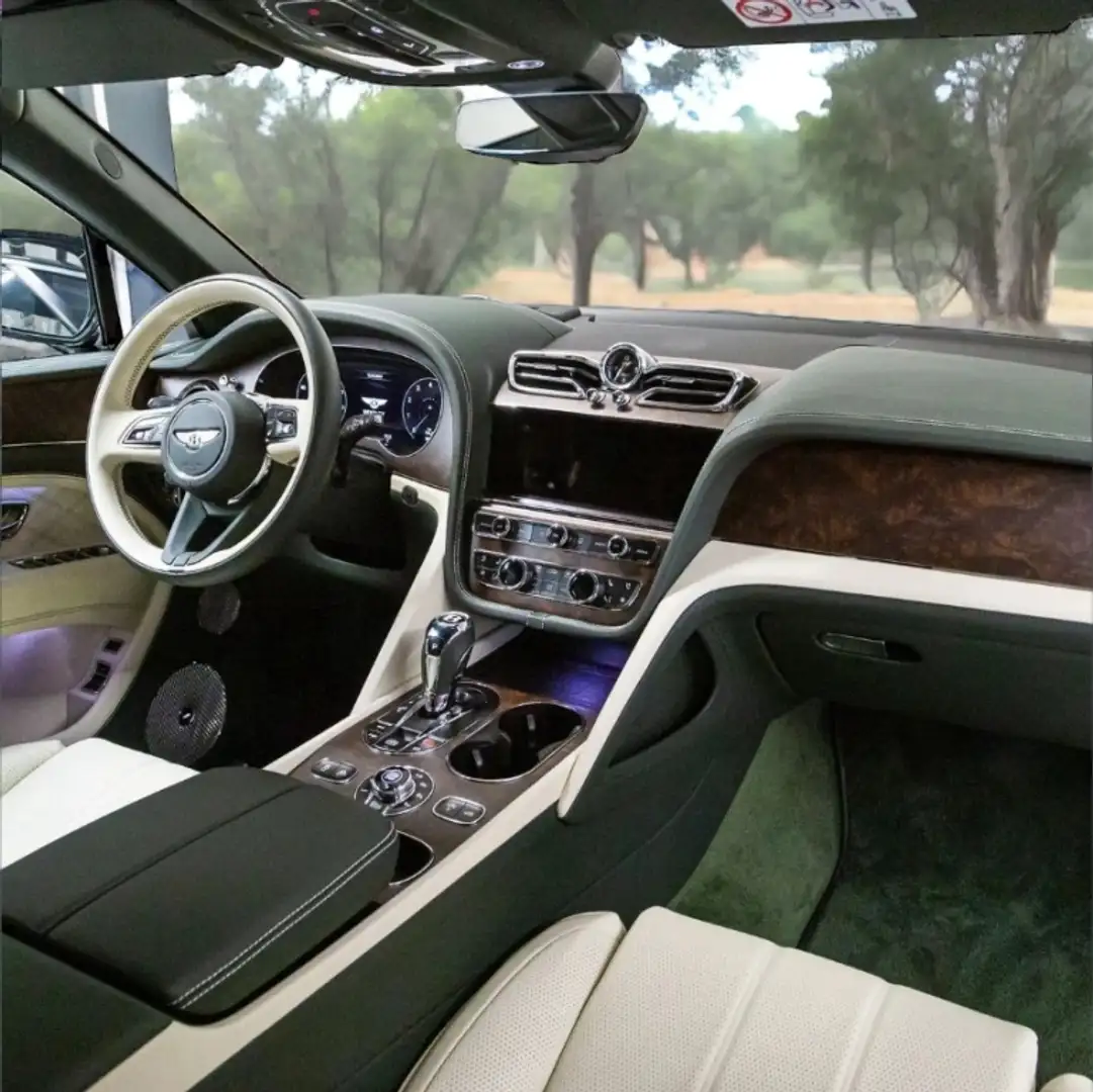Bentley Bentayga V8 Grün - 2