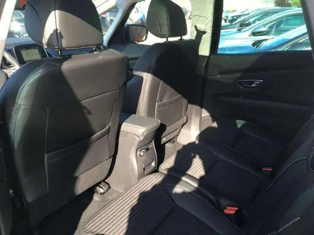 Renault Scenic view 5