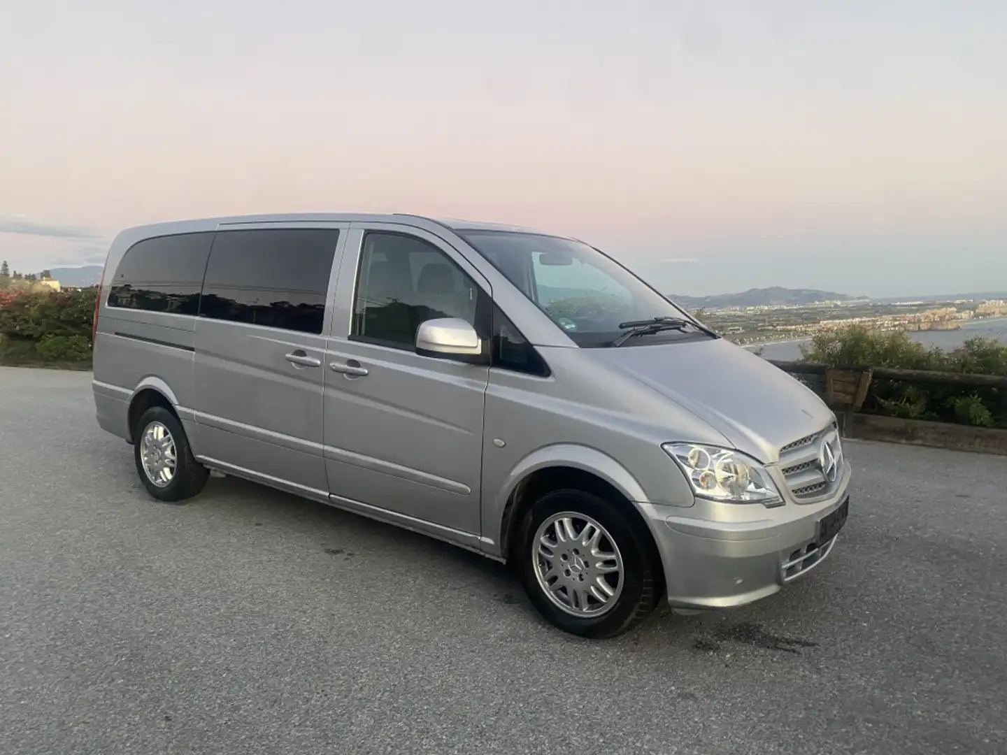 Mercedes-Benz Vito 113CDI L Larga Gris - 2