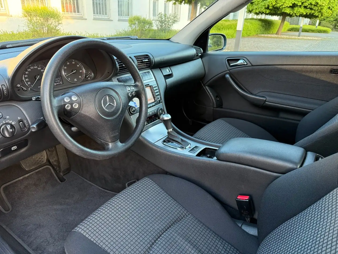 Mercedes-Benz C 320 Sportcoupe Aut Klima Navi PDC Noir - 2