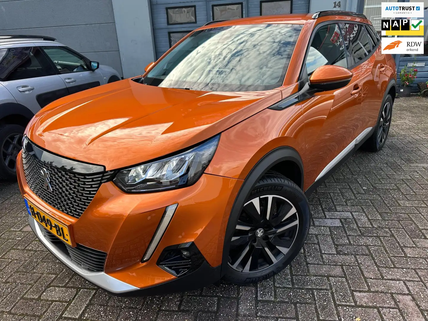 Peugeot 2008 1.2 PURETECH ALLURE 2020 I-COCPIT VIRTUAL NAVI APP Naranja - 1