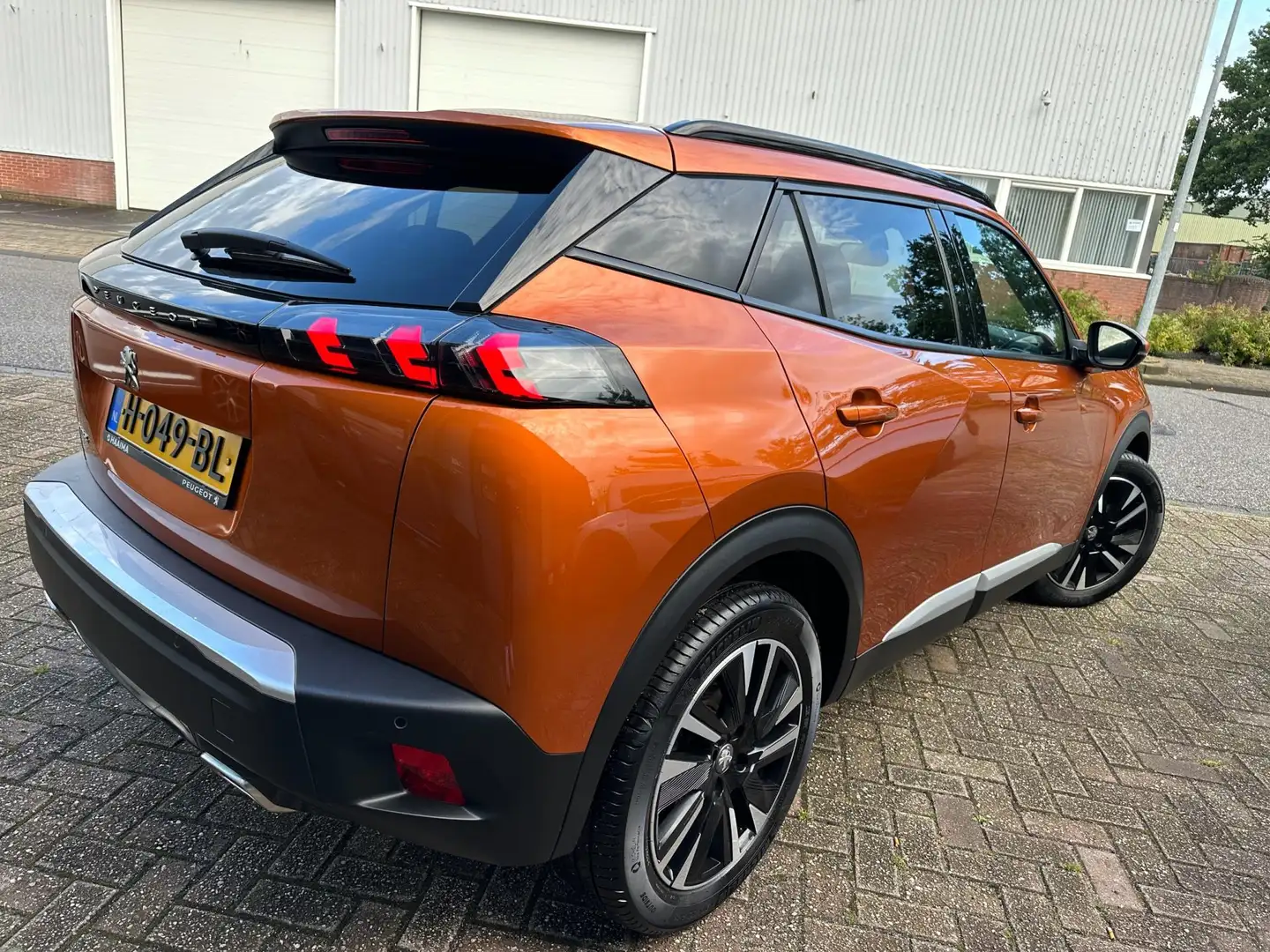 Peugeot 2008 1.2 PURETECH ALLURE 2020 I-COCPIT VIRTUAL NAVI APP Naranja - 2