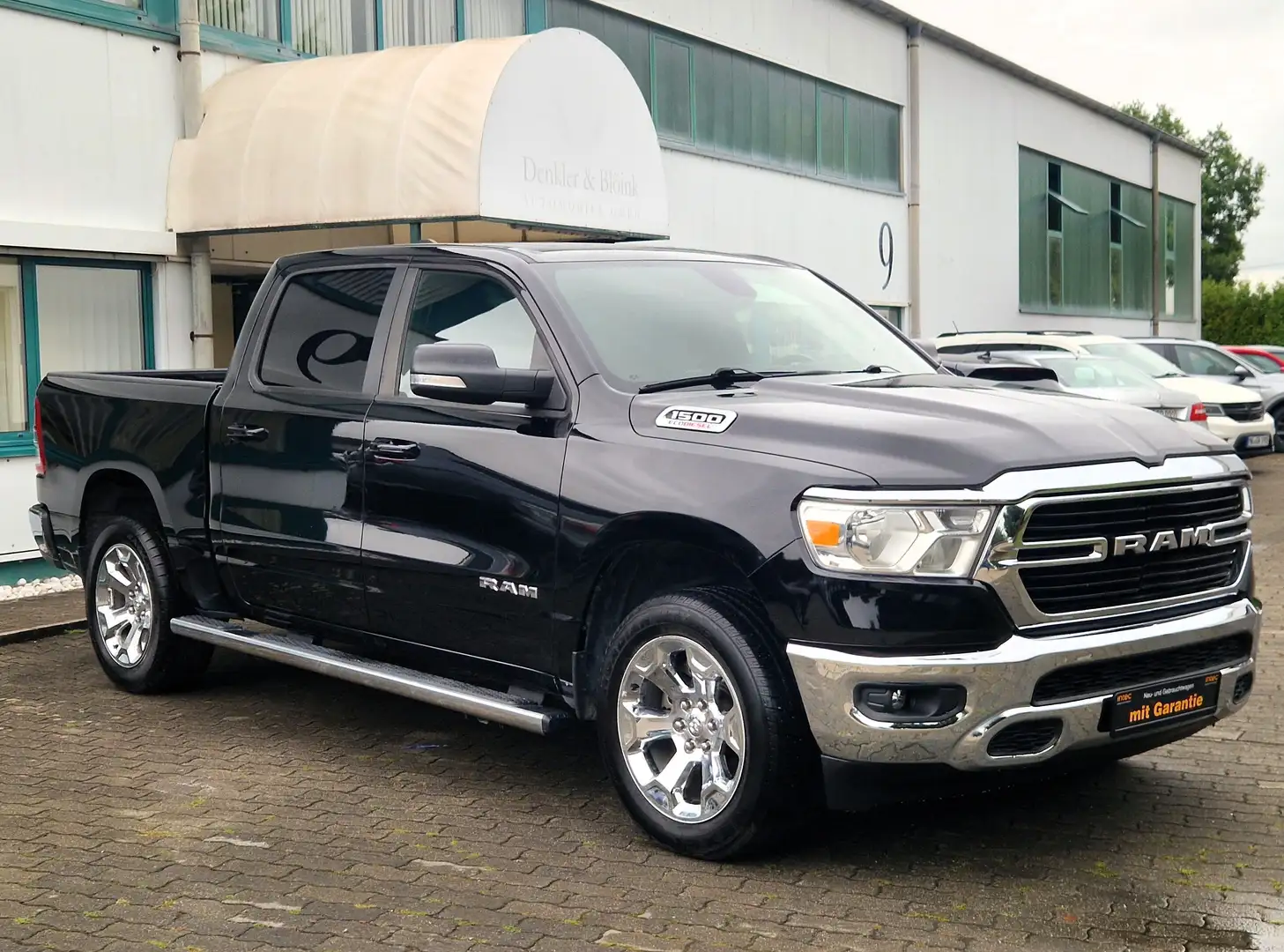 Dodge RAM 1500 3.0l Diesel Crew Cab Navi-App Schwarz - 2