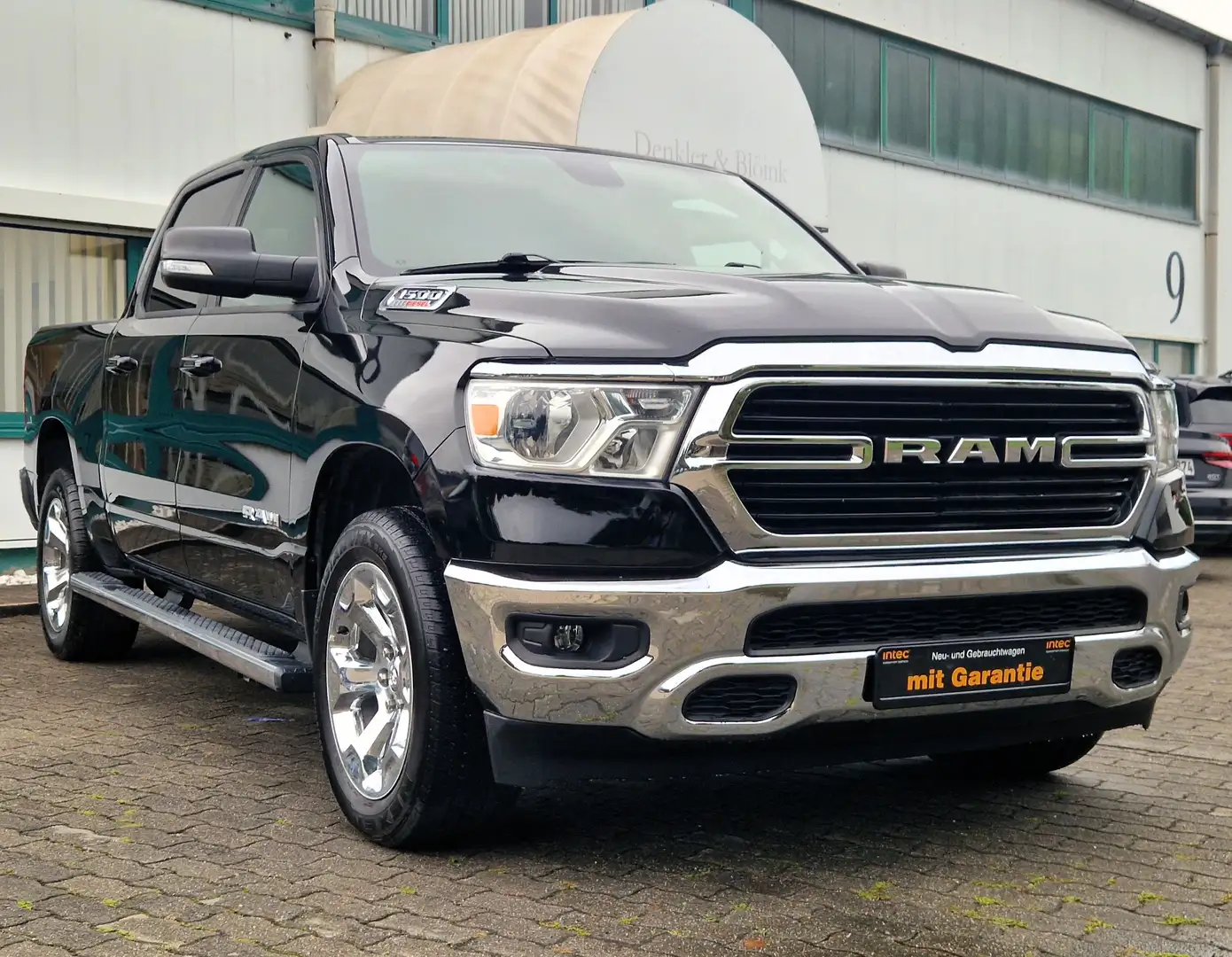Dodge RAM 1500 3.0l Diesel Crew Cab Navi-App Schwarz - 1