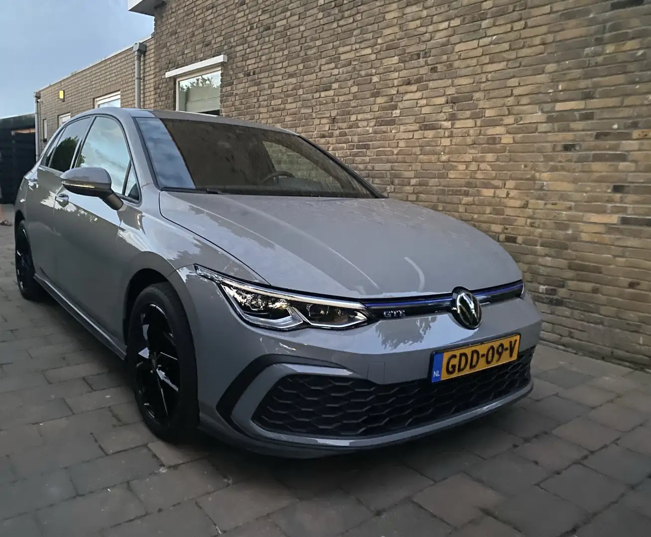Volkswagen Golf GTE 1.4 GTE 245 pk Grijs - 1