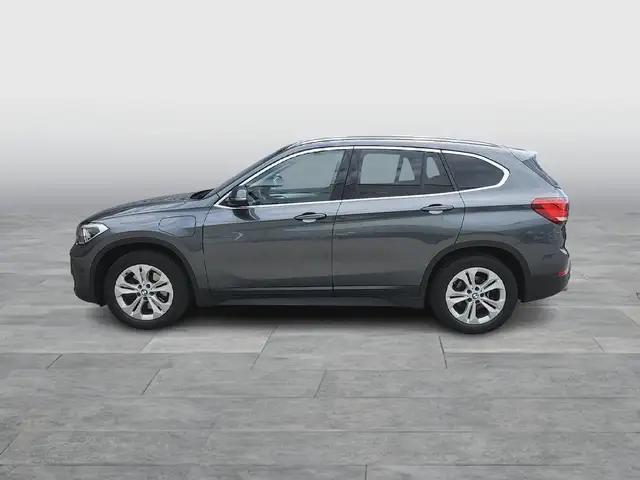 BMW X1 view 3
