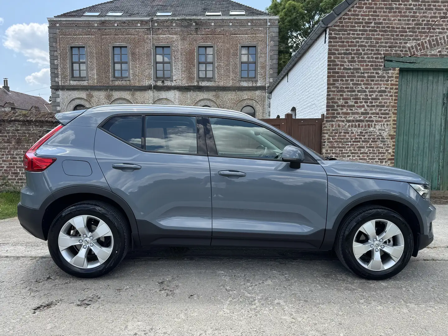 Volvo XC40 1.5 T3 Geartronic **ONLY 4.300 KM** Grijs - 2