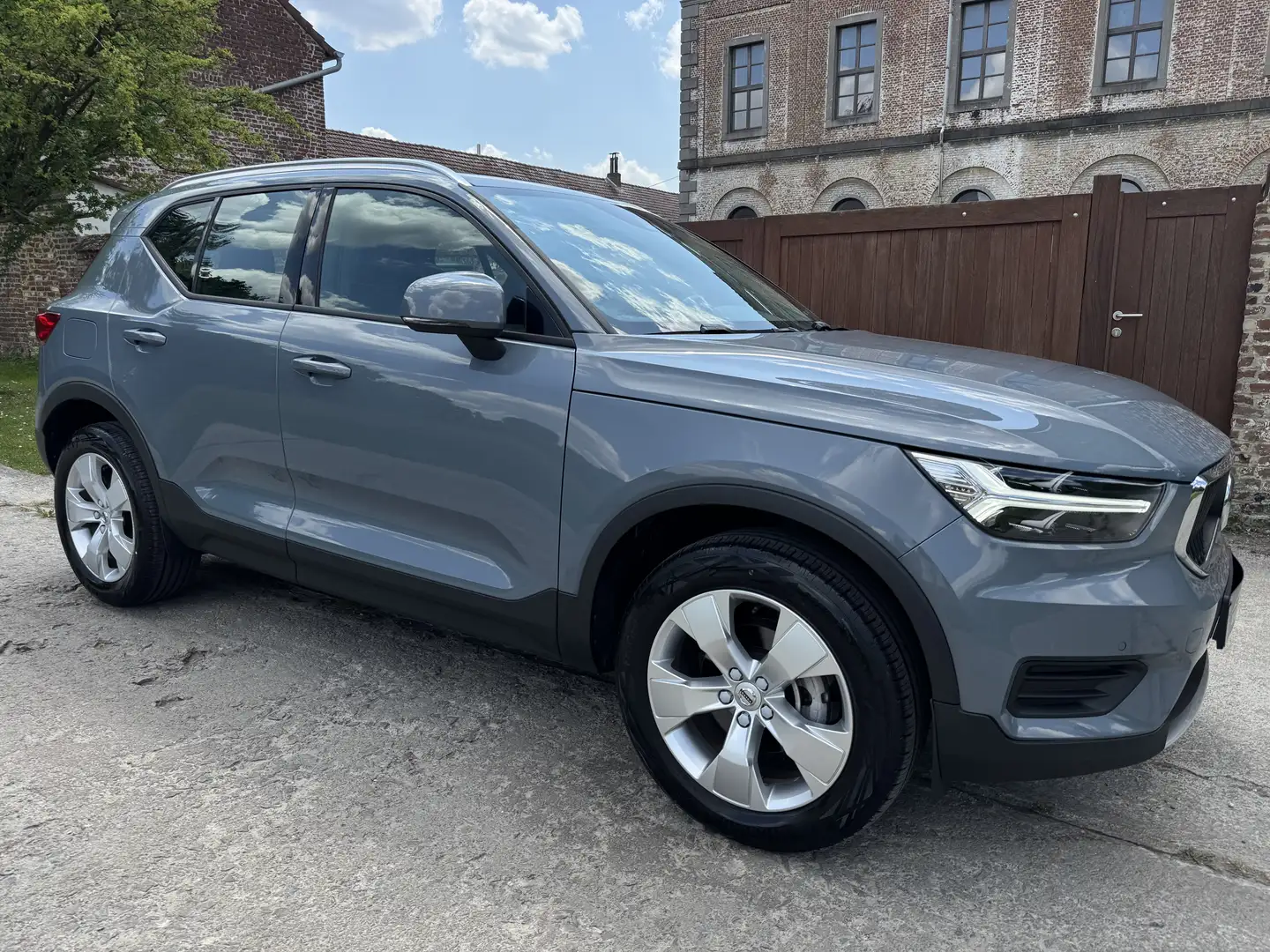 Volvo XC40 1.5 T3 Geartronic **ONLY 4.300 KM** Grijs - 1