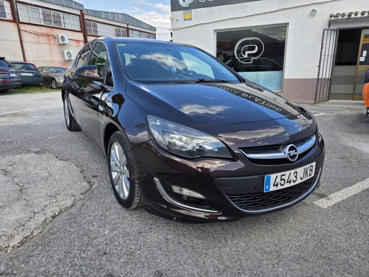 Opel Astra 1.4T Excellence Aut. Braun - 1
