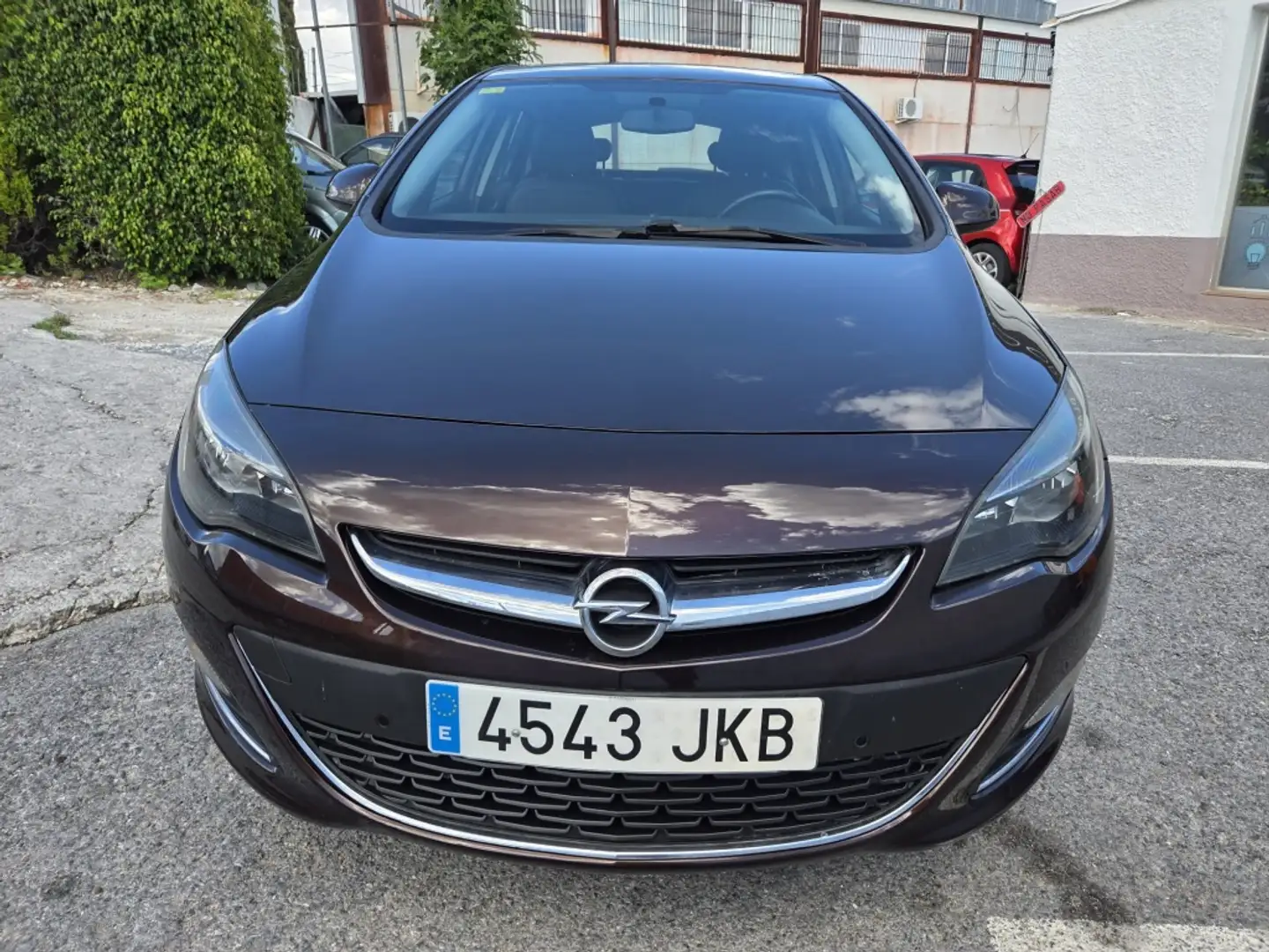 Opel Astra 1.4T Excellence Aut. Braun - 2