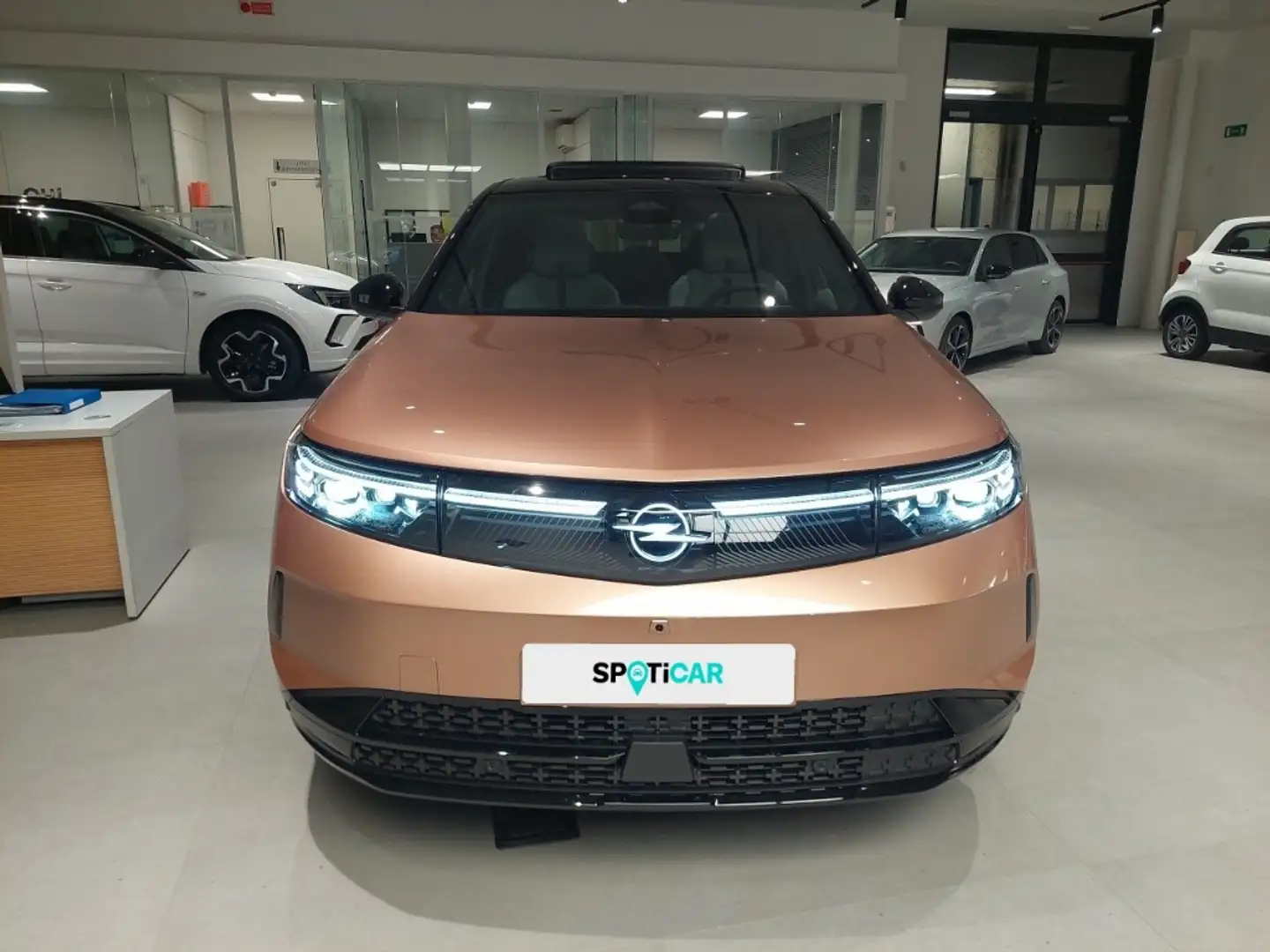 Opel Grandland GS Electric 213CV bež - 2