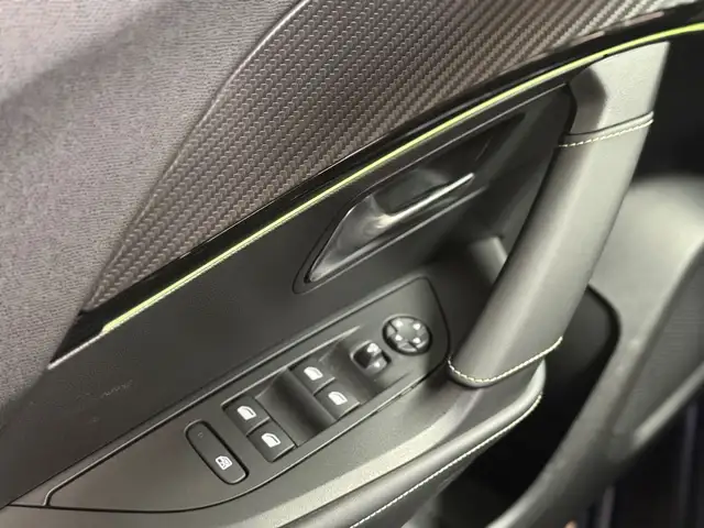 Peugeot 2008 view 11