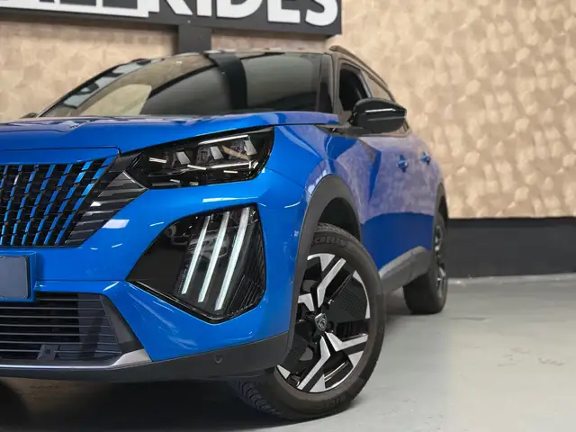 Peugeot 2008 view 2