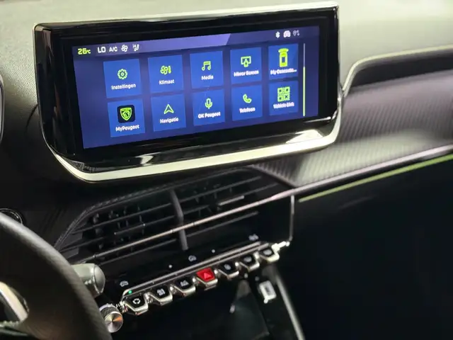 Peugeot 2008 view 18