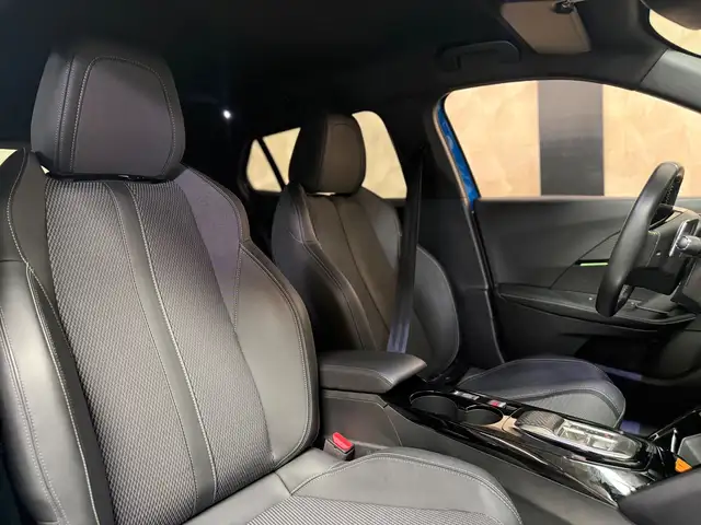 Peugeot 2008 view 9