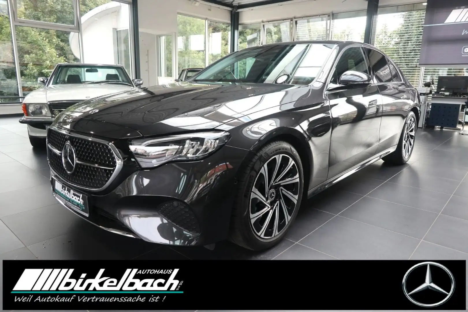 Mercedes-Benz E 220 d Avantg. Advan. PTS KAM DISTR Leder SHZ Grijs - 1