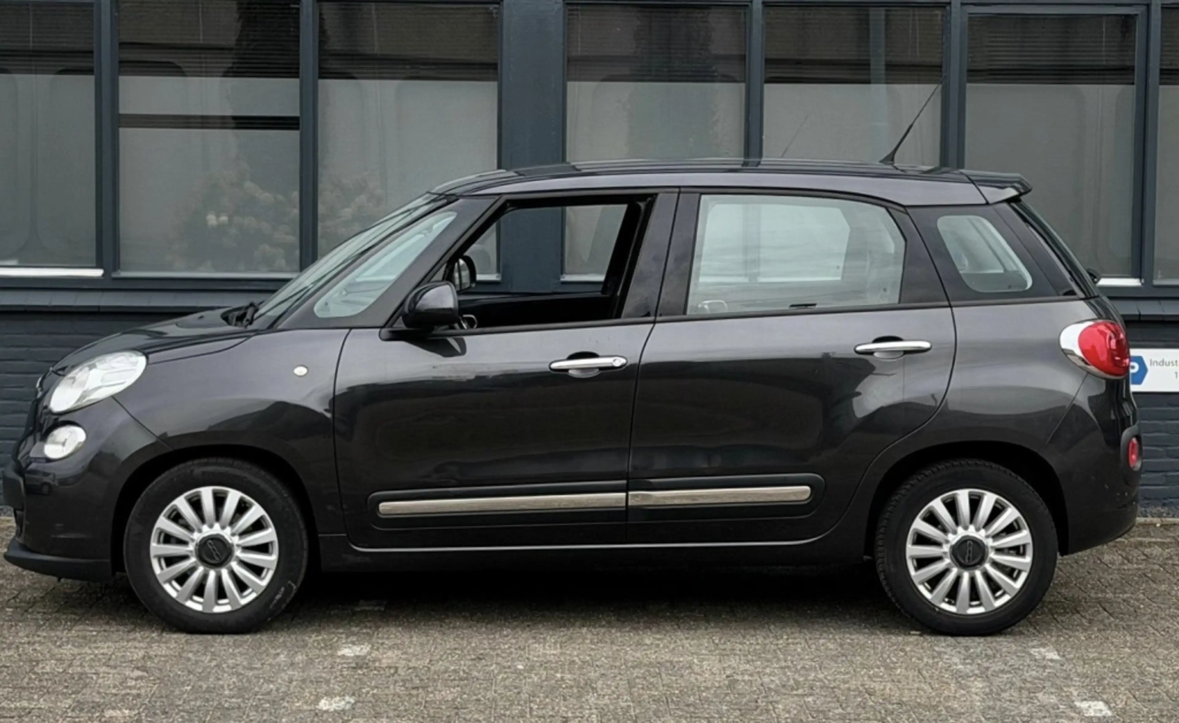 Fiat 500L 0.9 TwinAir Easy Eco |Airco |Navi |Nieuwe APK |NAP — photo 3