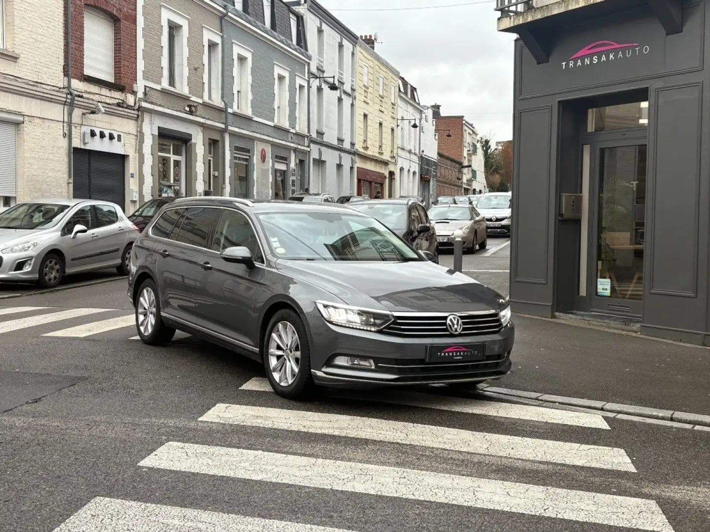 Volkswagen Passat SW 1.6 TDI 120 DSG7 Finition Carat / CARPLAY / CAMERA DE RECUL / HAYON ELECTRIQUE Gris - 1