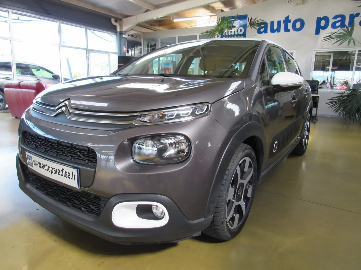 Citroen C3 1.2 110 SHINE EAT6 Gris - 1
