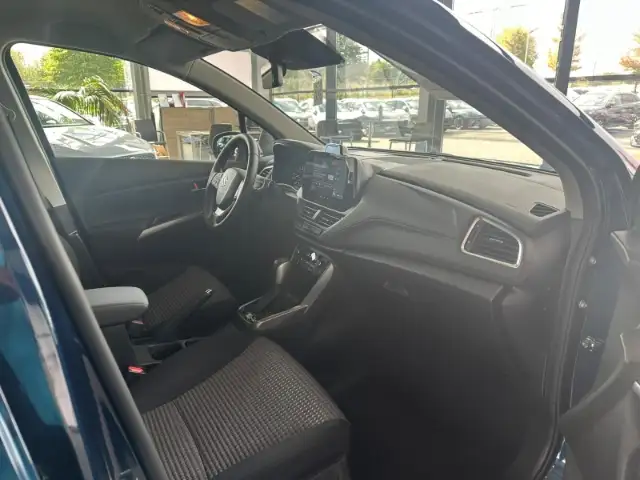 Suzuki SX4 S-Cross view 13