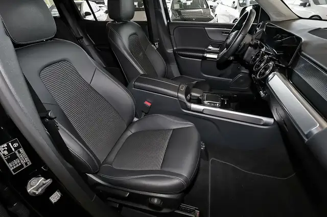 Mercedes-Benz GLB view 5