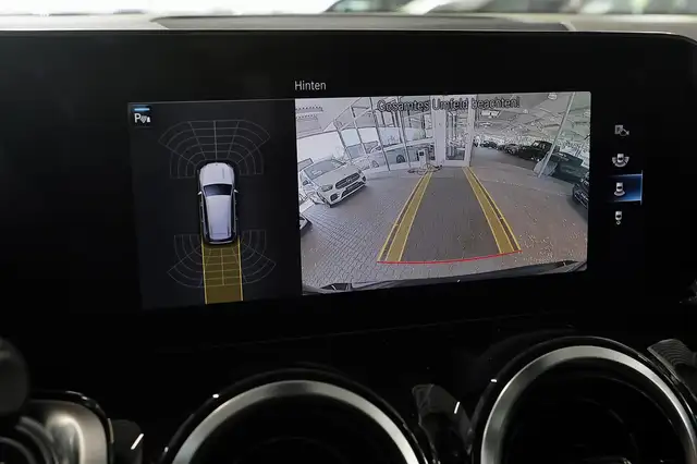 Mercedes-Benz GLB view 11