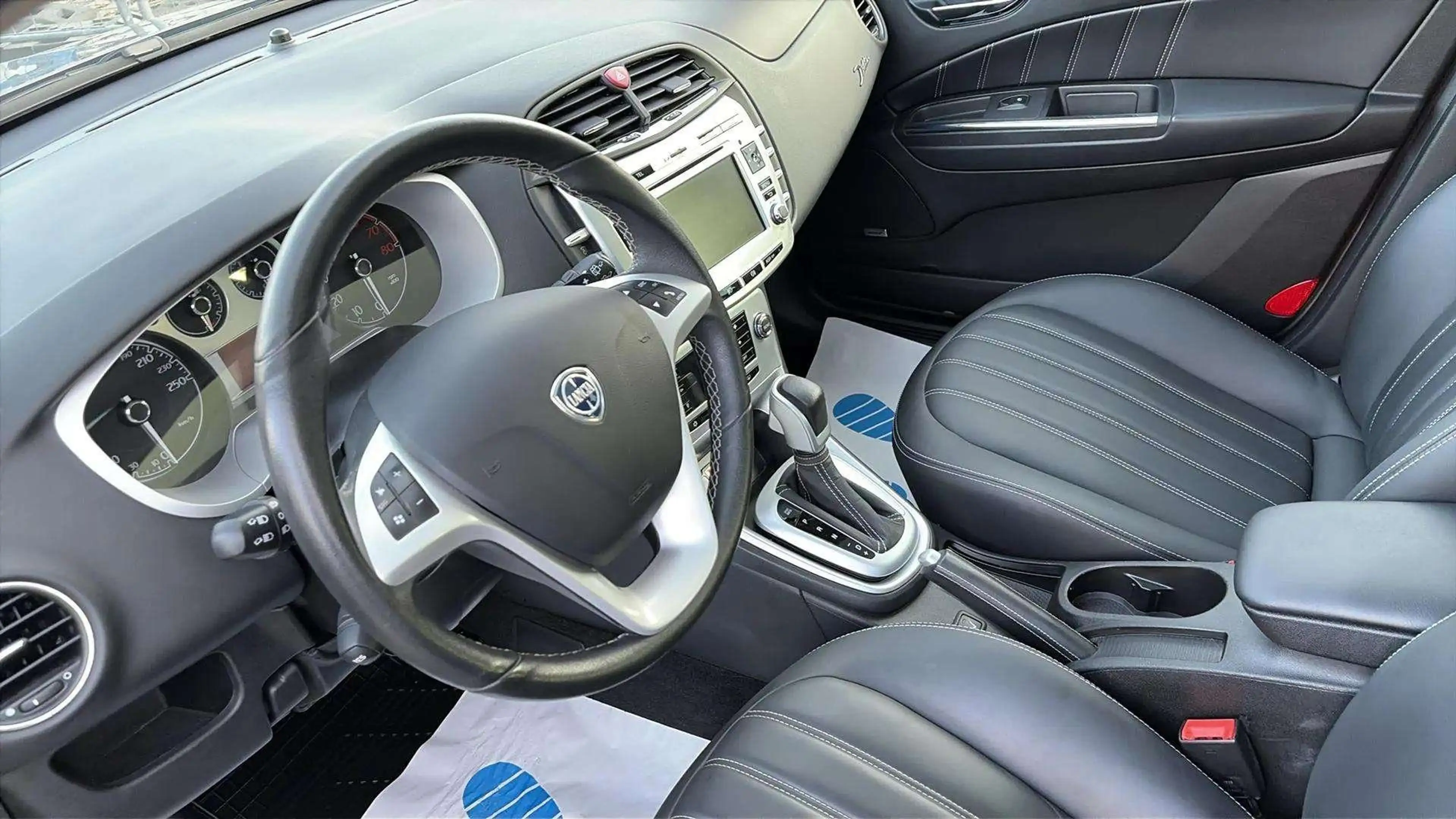 Lancia Delta Platino*Automatik*1.Hand*SHZ*HU/AU Neu* — photo 9