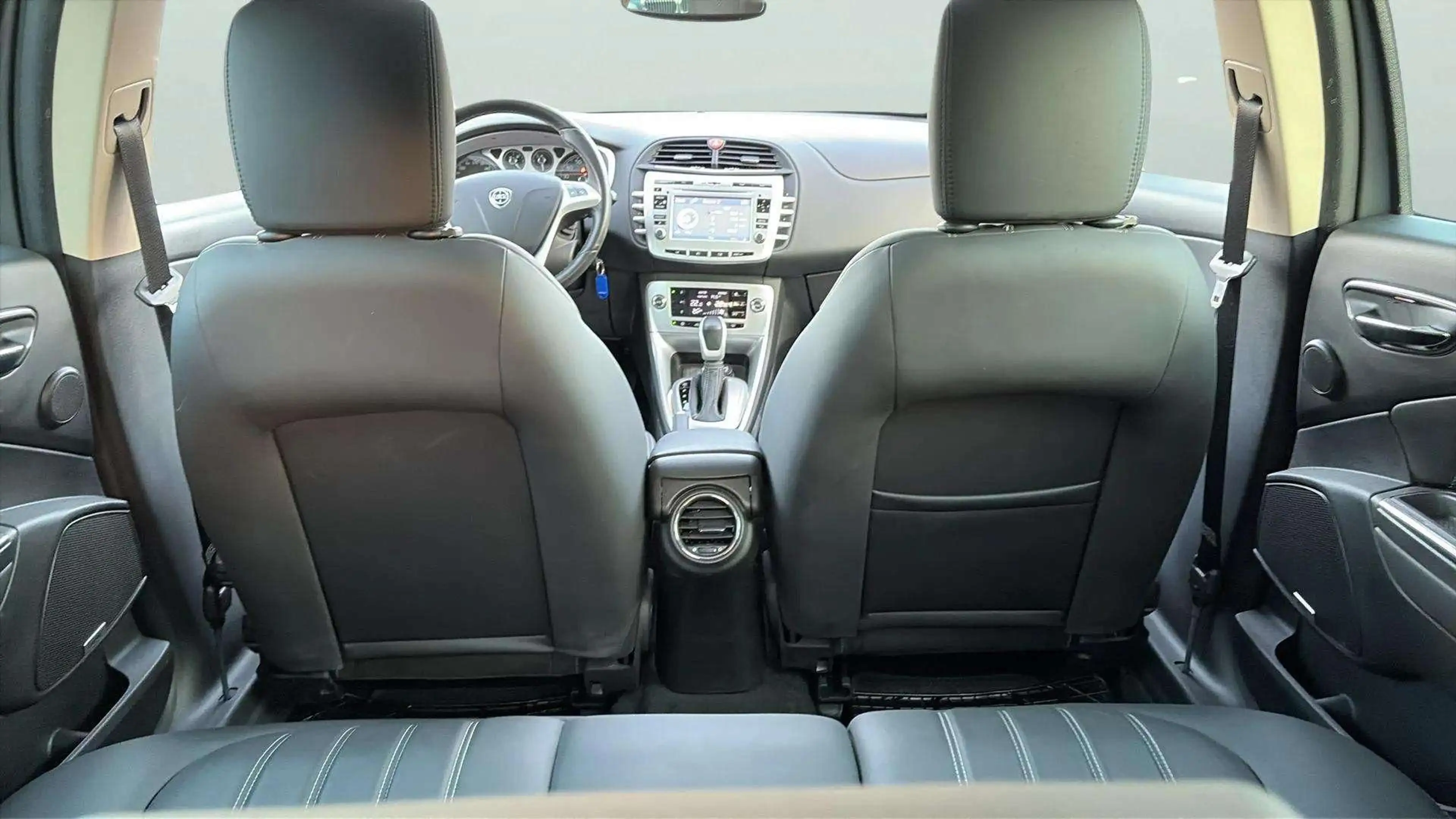 Lancia Delta Platino*Automatik*1.Hand*SHZ*HU/AU Neu* — photo 13