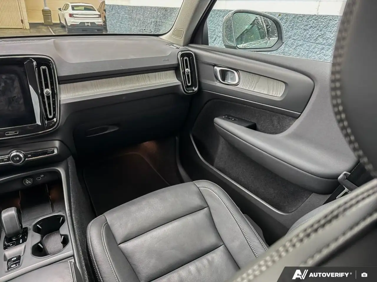 Volvo XC40 снимка Volvo XC40