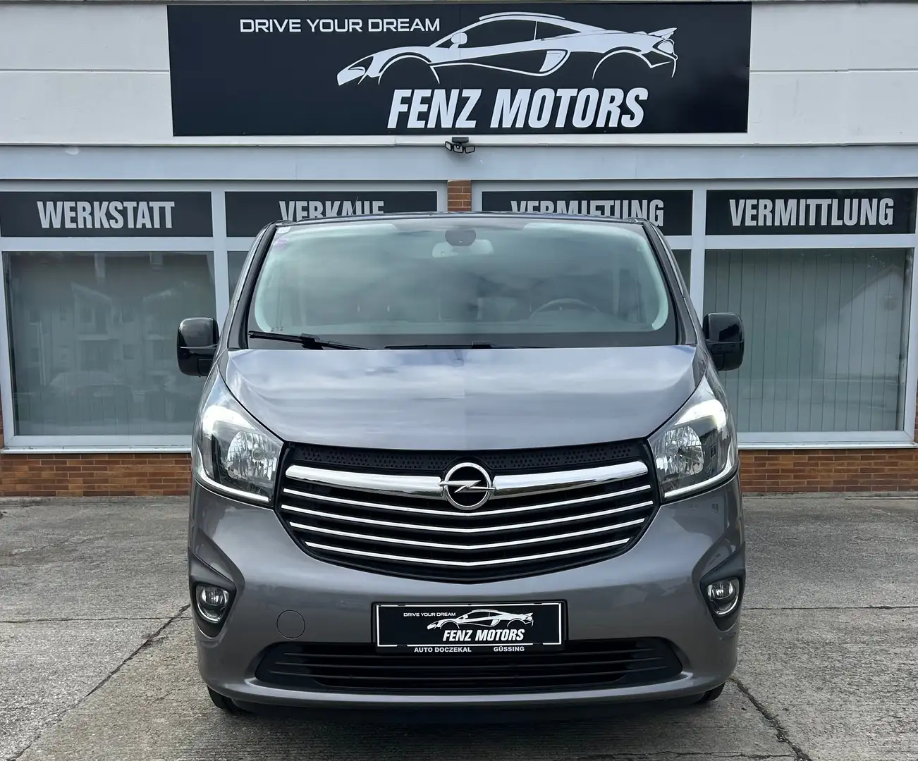Opel Vivaro Tourer L2H1  2,7t Grau - 2