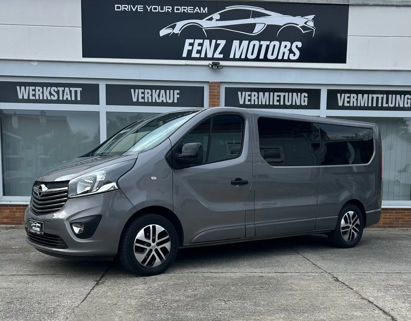 Opel Vivaro Tourer L2H1  2,7t Grau - 1