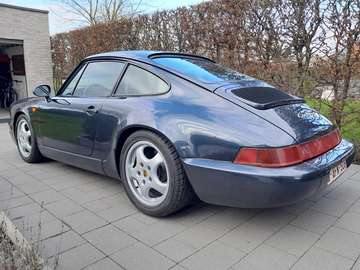 911 Carrera 4