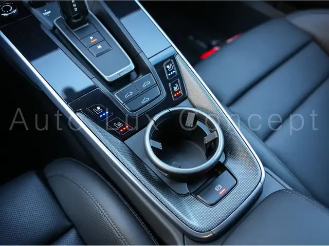 Porsche 911 view 15