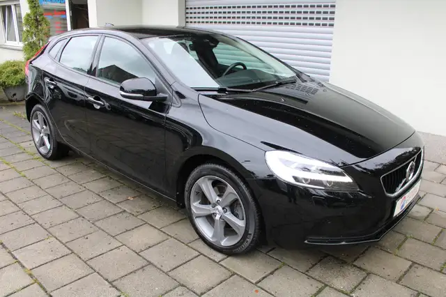 Volvo V40 T2 Momentum LED Navigation Klimaautomatik PDC Rüc