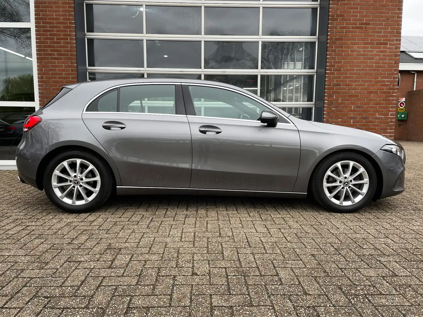 Mercedes-Benz A 180 Advantage Grijs - 2