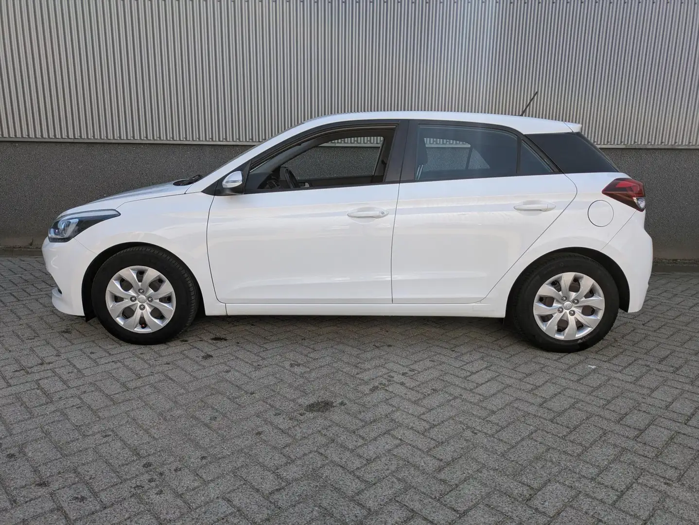 Hyundai i20 1.0 T-GDI Blue 100PK Comfort + navigatie Bianco - 2