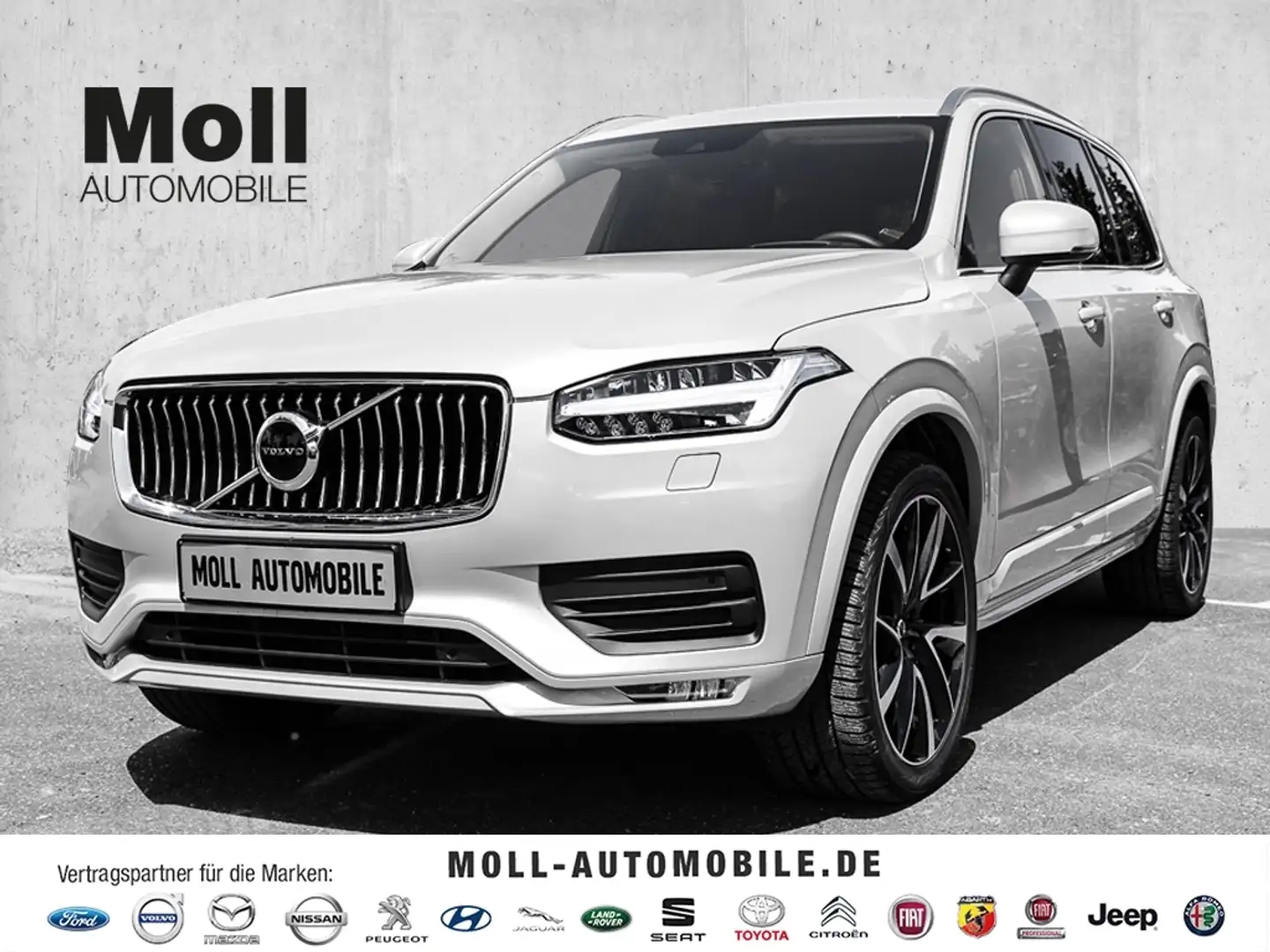 Volvo XC90 Momentum Pro AWD B5 Diesel EU6d Allrad HUD StandHZ Stříbrná - 1