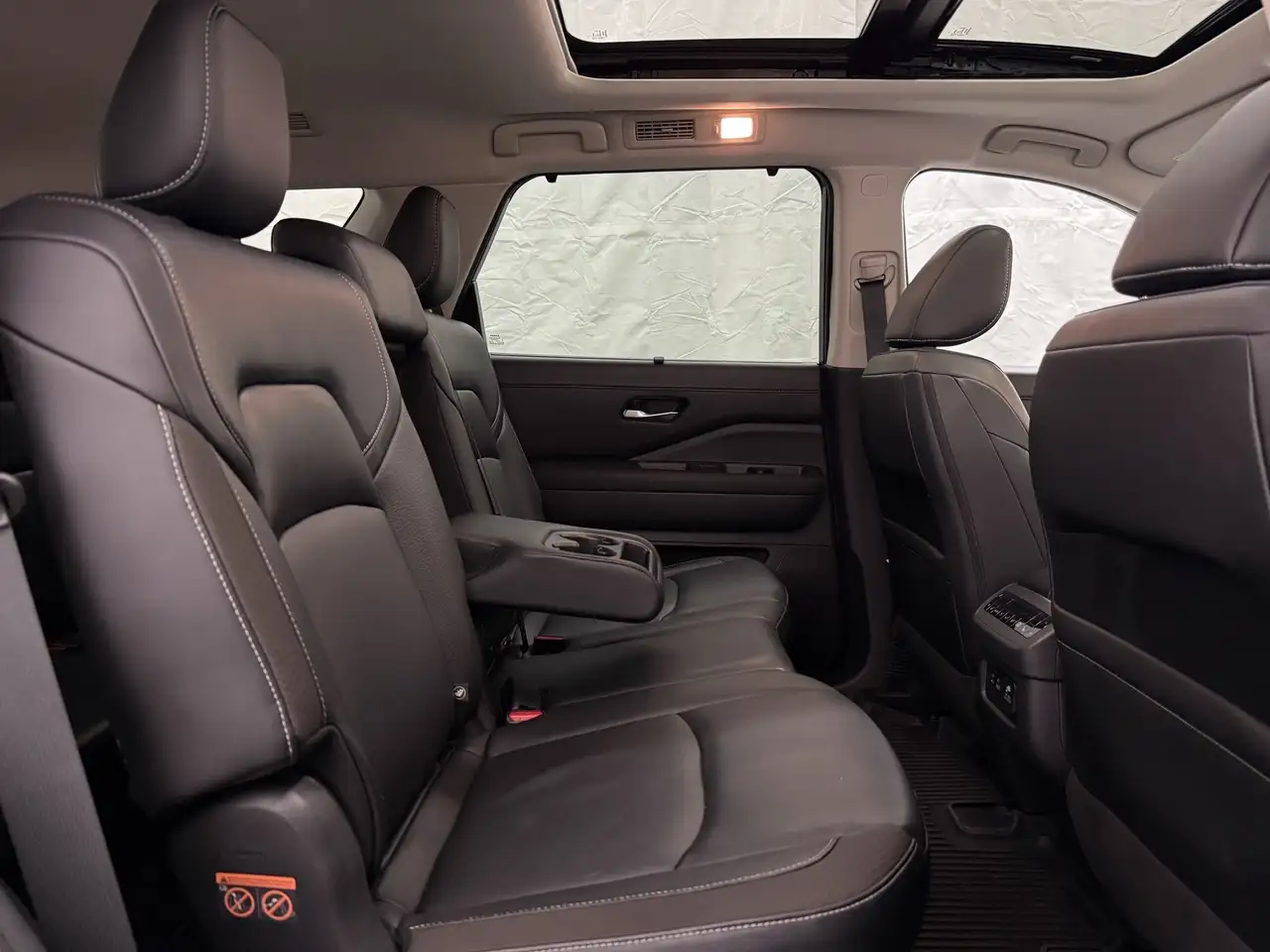 Nissan Pathfinder снимка Nissan Pathfinder