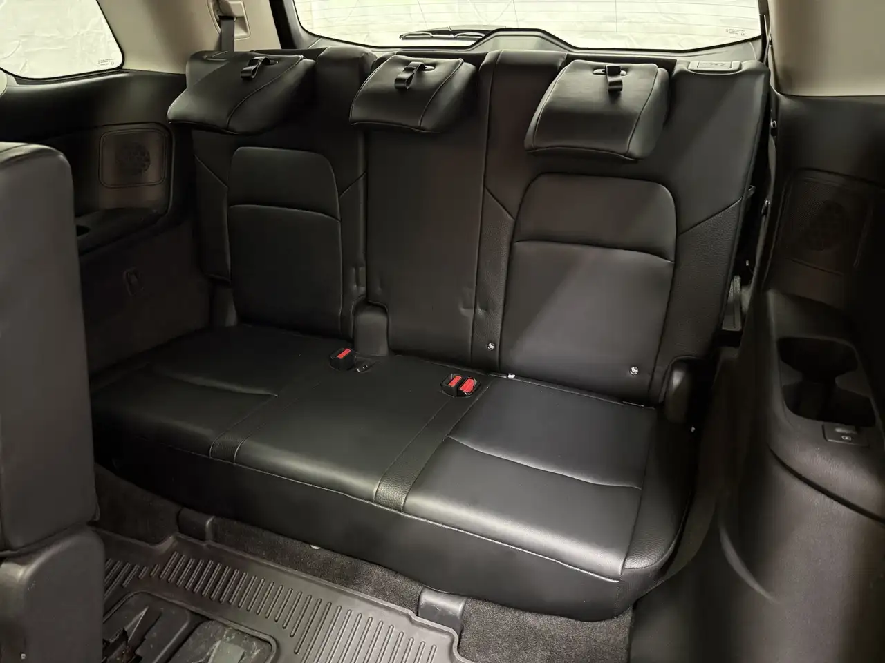 Nissan Pathfinder снимка Nissan Pathfinder