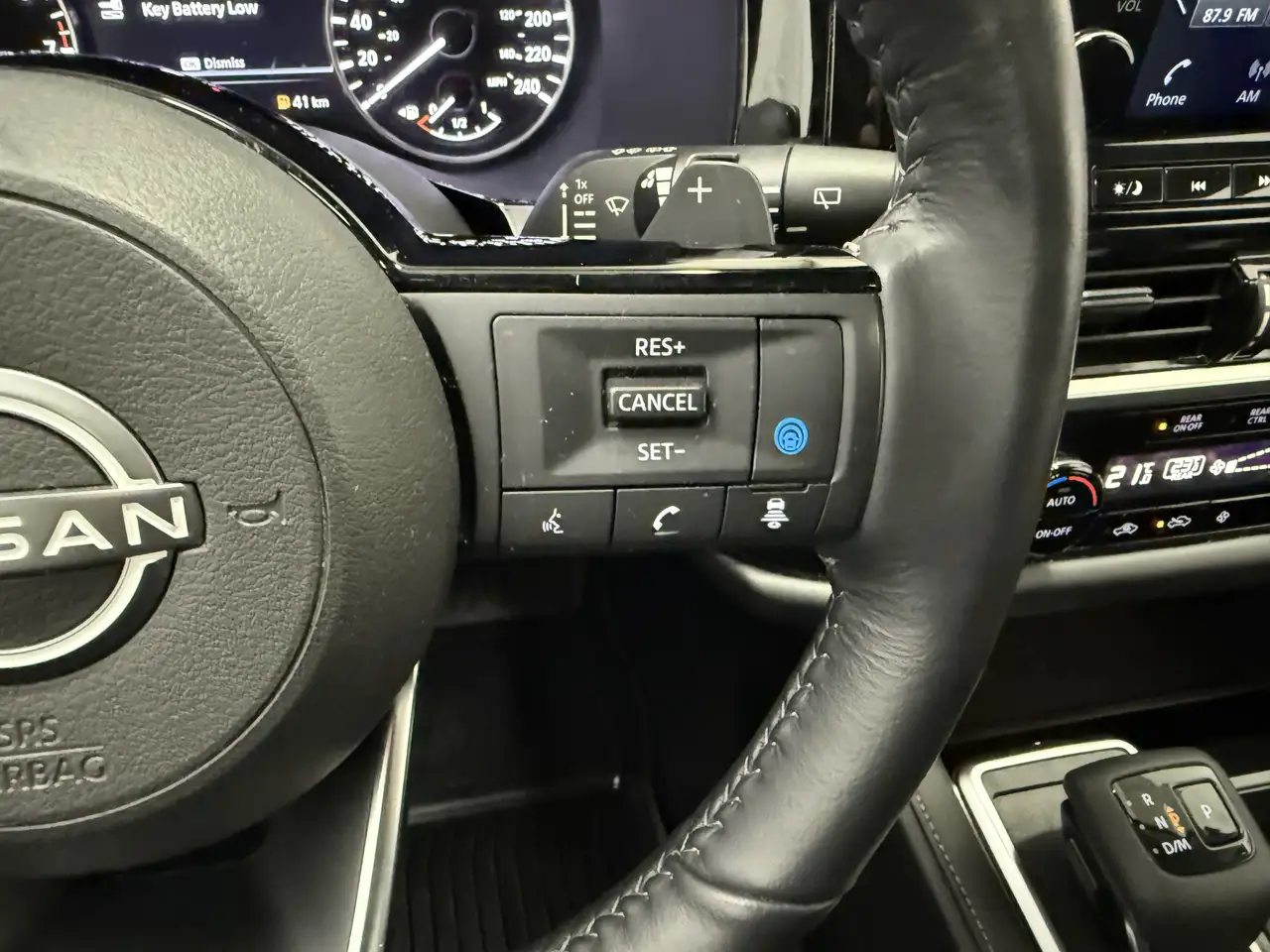 Nissan Pathfinder снимка Nissan Pathfinder